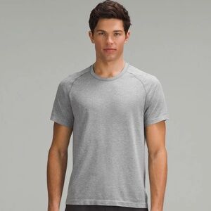 Metal Vent Tech Short-Sleeve Shirt Original Slim Fit  (Size Small - Like New)